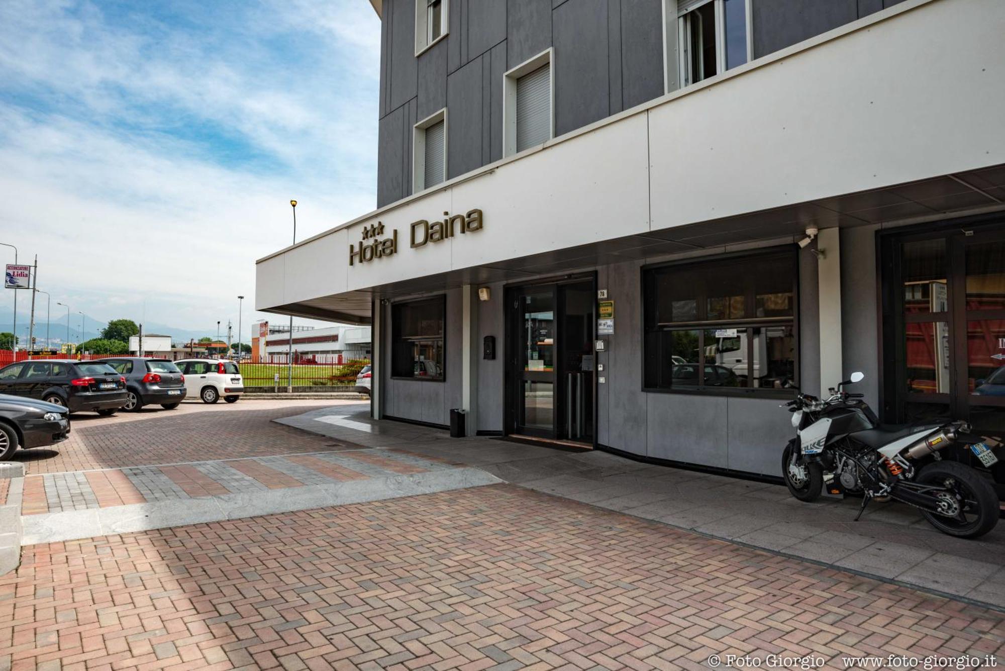 Hotel Daina Дальмине Экстерьер фото
